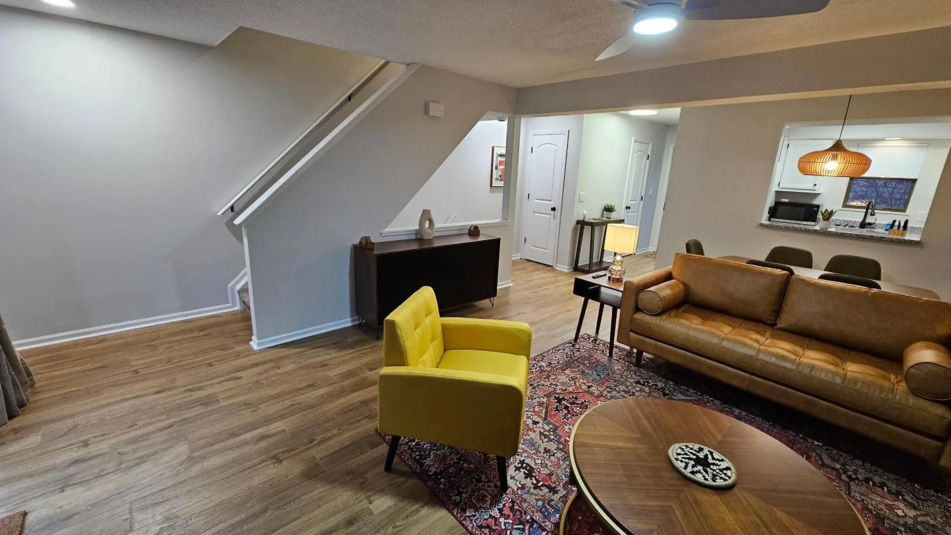 North Columbus Townhouse - Central, Updated, Fireplace