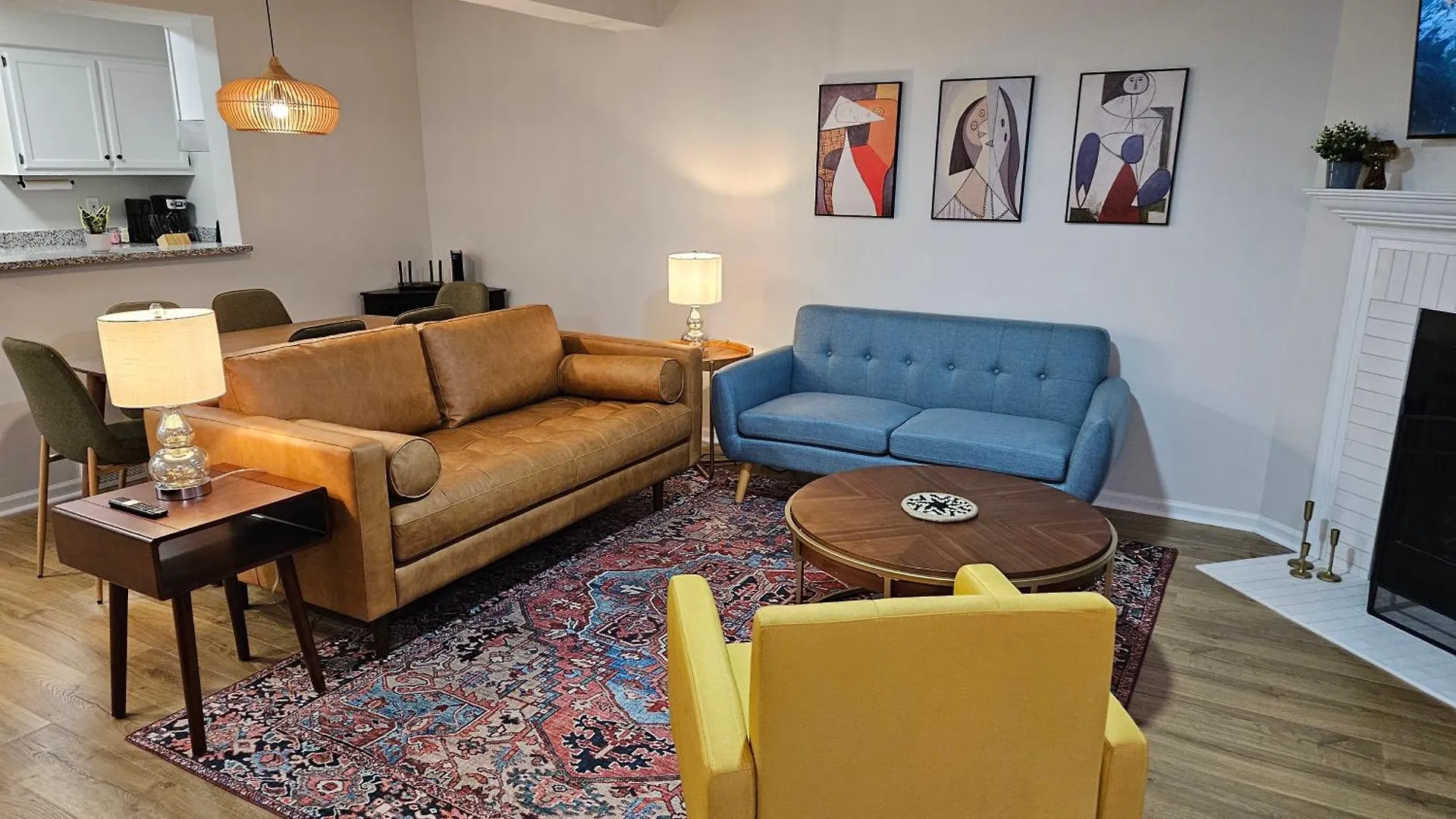 North Columbus Townhouse - Central, Updated, Fireplace