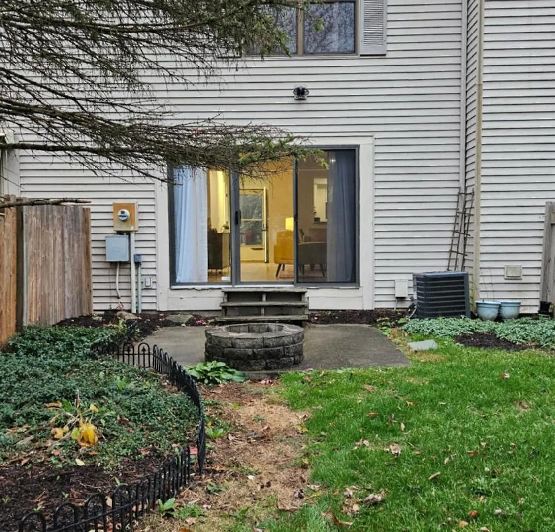 North Columbus Townhouse - Central, Updated, Fireplace 0*,